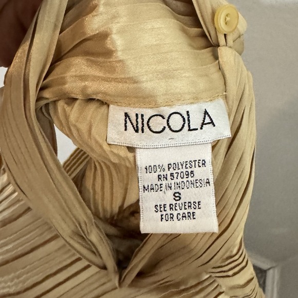 Vintage 90s NICOLA Accordion Pleated Stretch Sateen Sleeveless Top Size S Gold - Picture 2 of 2